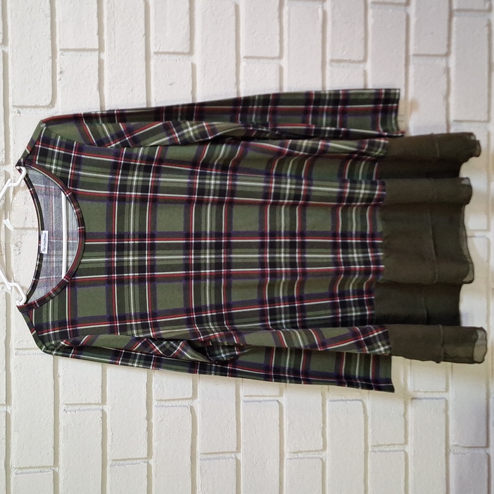 Plaid Boho  Long Sleeve Ruffle Botton Tunic Top. Size Medium See Measurements
